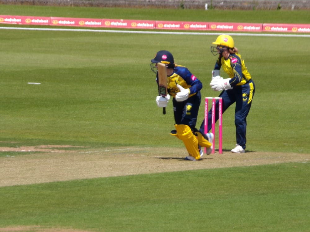 Durham women failed to back up their Hampshire victory against Surrey